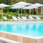 Apartahotel Isa - With Swimming Pool In Costa Serena Just 700 Mt From The Sea