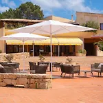 Isa - With Swimming Pool In Costa Serena Just 700 Mt From The Sea