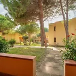 Apartahotel Isa - With Swimming Pool In Costa Serena Just 700 Mt From The Sea 3*