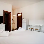Apartahotel Isa - With Swimming Pool In Costa Serena Just 700 Mt From The Sea 3*