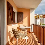 Isa - With Swimming Pool In Costa Serena Just 700 Mt From The Sea Порто-Рафаэль