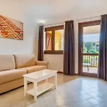 Isa - With Swimming Pool In Costa Serena Just 700 Mt From The Sea