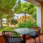 Апарт-отель Isa - With Swimming Pool In Costa Serena Just 700 Mt From The Sea