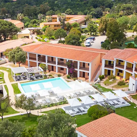 Isa - With Swimming Pool In Costa Serena Just 700 Mt From The Sea 3* Porto Rafael