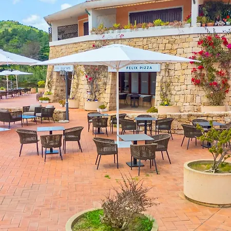 Isa - With Swimming Pool In Costa Serena Just 700 Mt From The Sea Porto Rafael