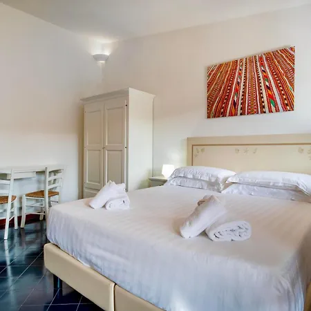 Hotel apartamentowy Isa - With Swimming Pool In Costa Serena Just 700 Mt From The Sea Porto Rafael