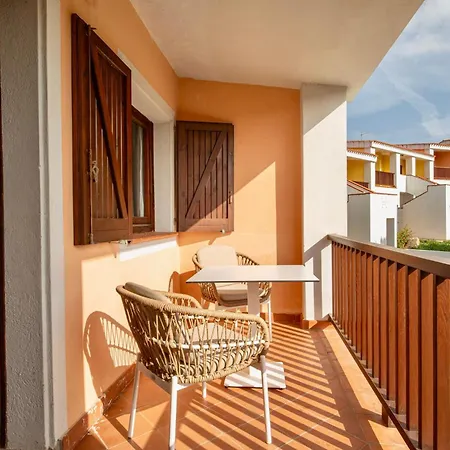 Isa - With Swimming Pool In Costa Serena Just 700 Mt From The Sea Porto Rafael