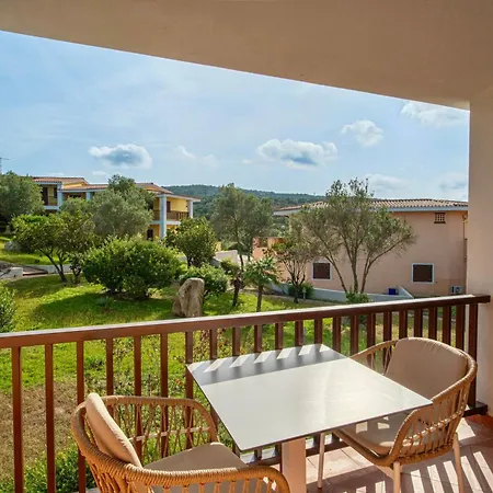 Isa - With Swimming Pool In Costa Serena Just 700 Mt From The Sea Porto Rafael