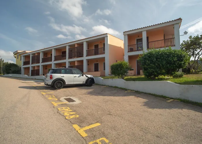 Apartmanhotel Isa - With Swimming Pool In Costa Serena Just 700 Mt From The Sea 3*