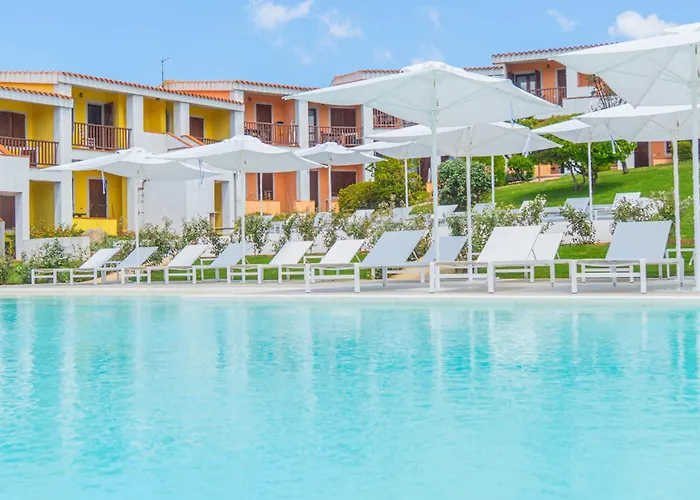Isa - With Swimming Pool In Costa Serena Just 700 Mt From The Sea 3* Porto Rafael