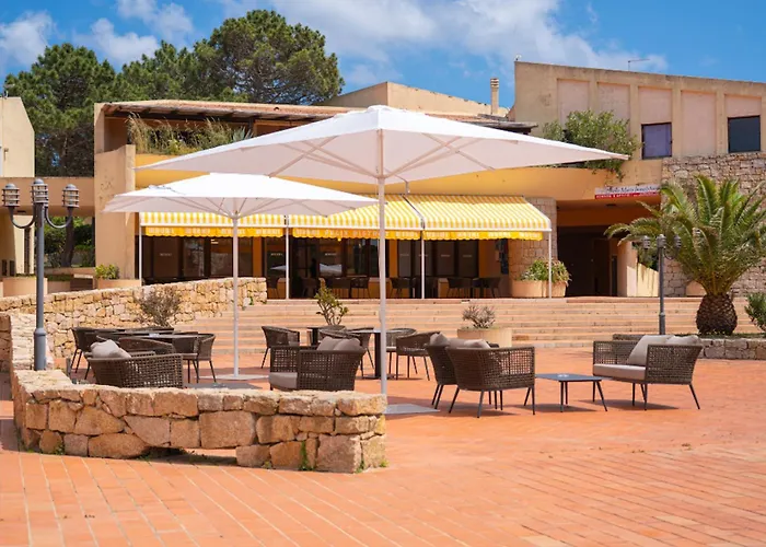 Isa - With Swimming Pool In Costa Serena Just 700 Mt From The Sea