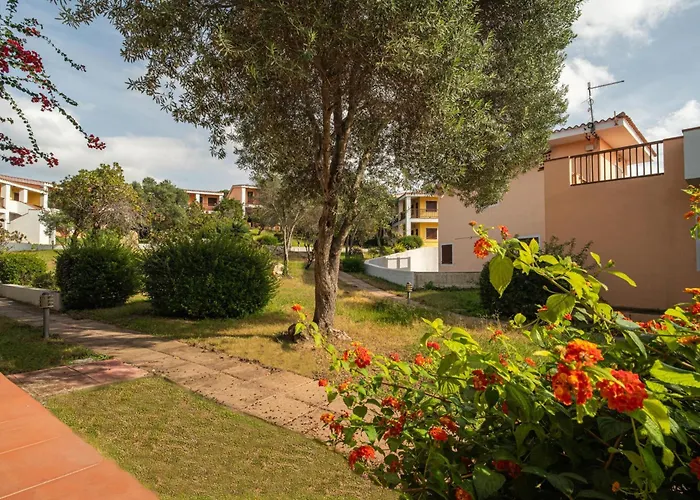 Isa - With Swimming Pool In Costa Serena Just 700 Mt From The Sea Porto Rafael